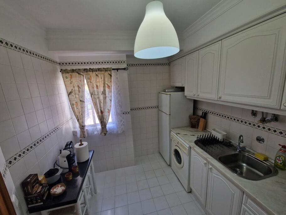 Charming Beachside Apartment- The Perfect Getaway! อัลบูเฟรา ภายนอก รูปภาพ