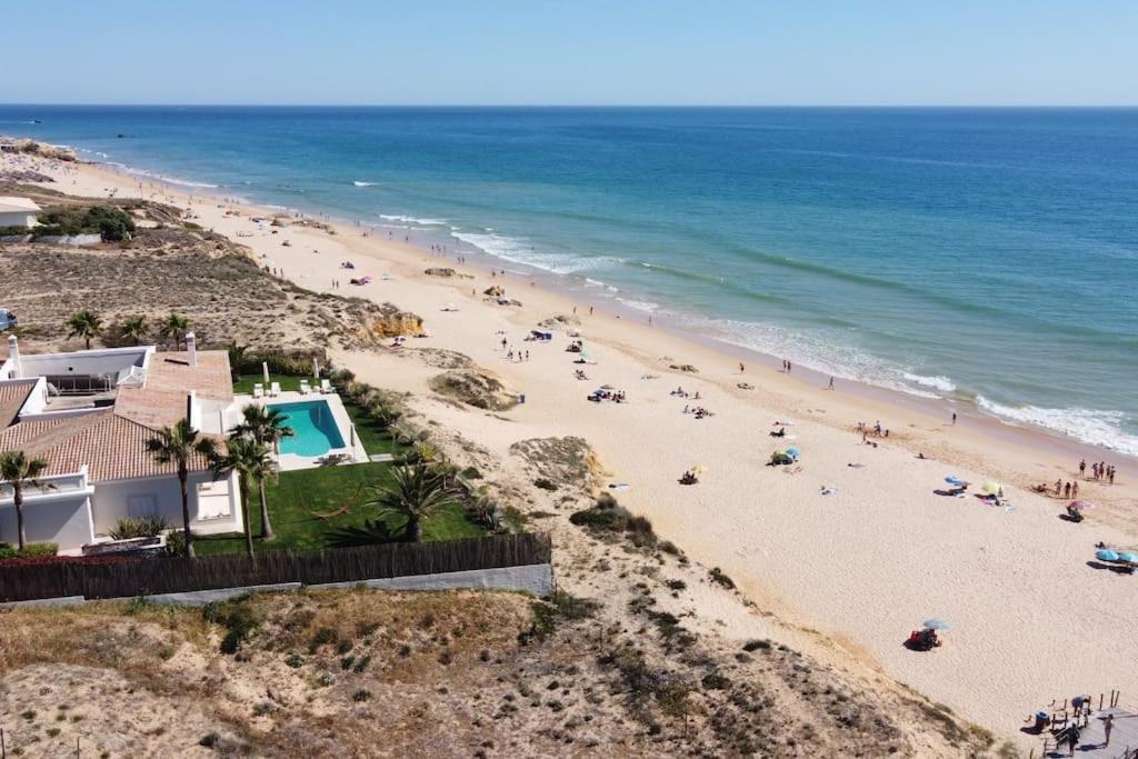 Charming Beachside Apartment- The Perfect Getaway! อัลบูเฟรา ภายนอก รูปภาพ