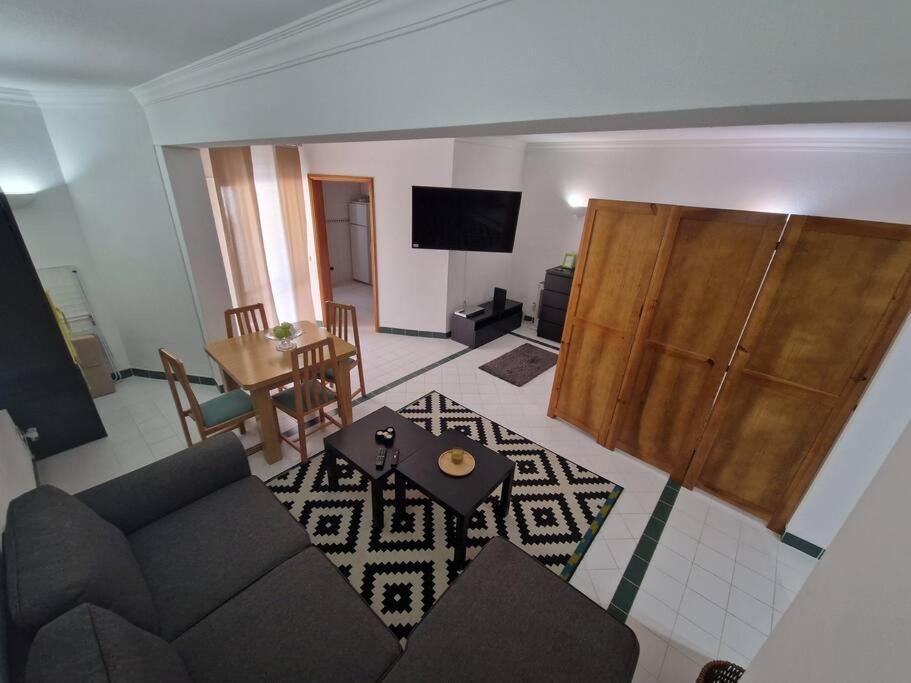 Charming Beachside Apartment- The Perfect Getaway! อัลบูเฟรา ภายนอก รูปภาพ